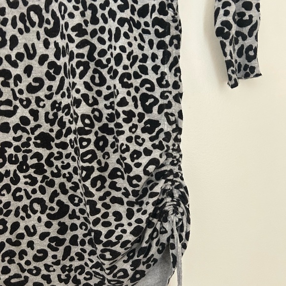 Suzy Shier Black and White Asymmetrical Bodycon Dress - Picture 3 of 5